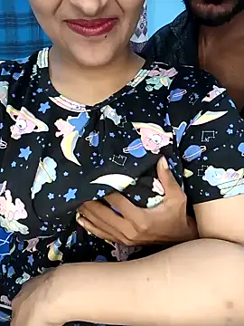 RomanticCouple432's cam snapshot