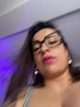 liz_and_thiago's cam snapshot