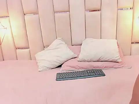 SPICY_BRIANNA's cam snapshot