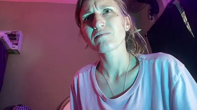 lavender_spits's cam snapshot