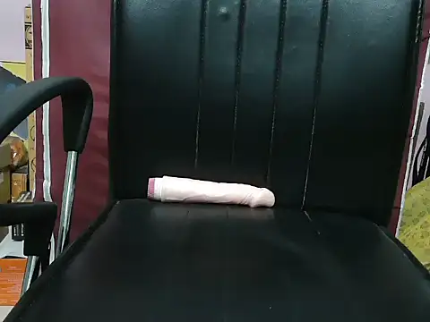 PreetyKitten's cam snapshot