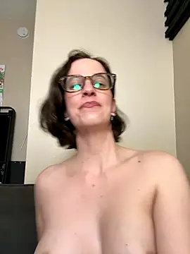 CreamedKitten live sex cam