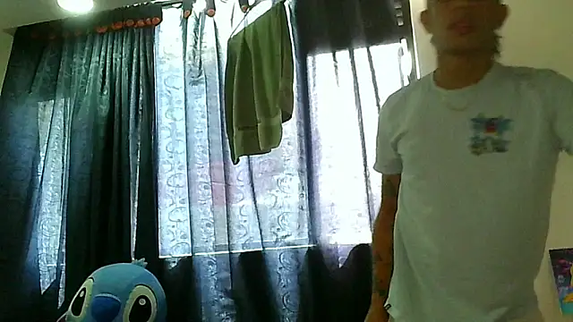 Glen_connor_11's cam snapshot