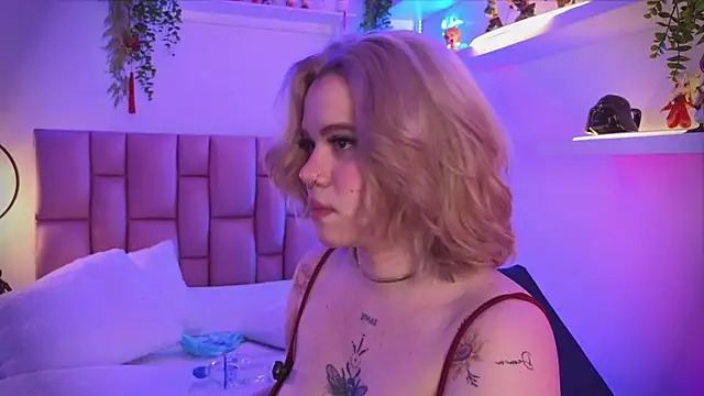 albaismynameX's cam snapshot