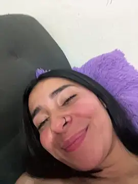 Meganmilk1 live sex cam