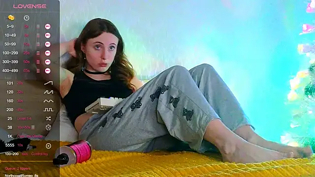 Cowell_Adelina's cam snapshot