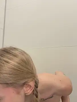 kira_mia live sex cam