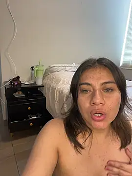 Poli_amor2025 live sex cam