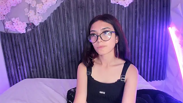 Molly_Bms_'s cam snapshot