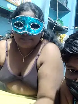 divyatamil143's cam snapshot