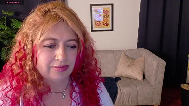 MilfArlet's cam snapshot