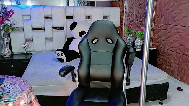 StormLuxX live sex cam