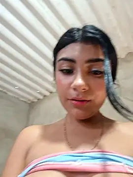 Sweed-virgin-pussy live sex cam