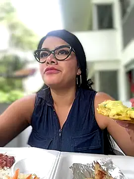 Issane_Peru live sex cam