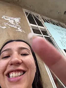 Alix_Rousses21's cam snapshot