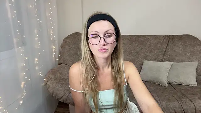 Carolin_Hunter's cam snapshot