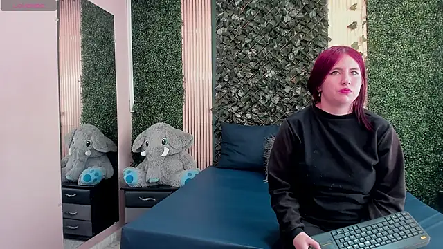 Lucy_and_Karoline live sex cam