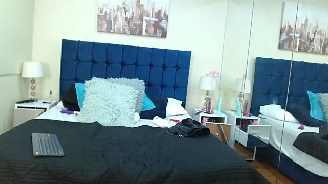 ChanelFoxi's cam snapshot