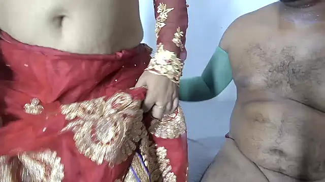 AraNDissNaughtyJolly live sex cam