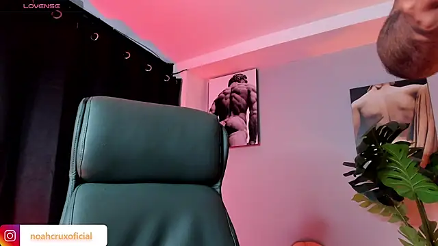 noah_crux live sex cam