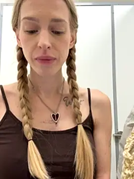 kira_mia live sex cam