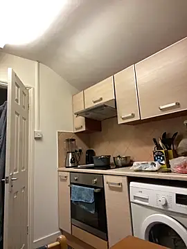 Yourhotboy_42 live sex cam