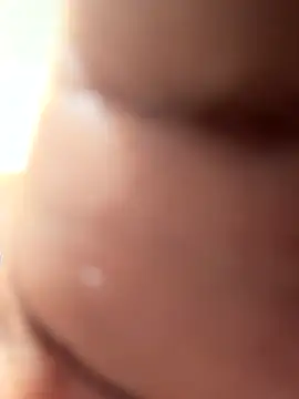 Bootyliciouse21X's cam snapshot