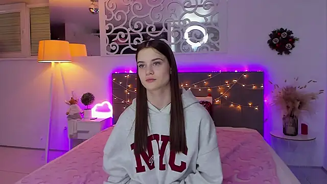 LuisaClover's cam snapshot