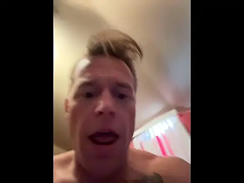 DILFiGuess1's cam snapshot