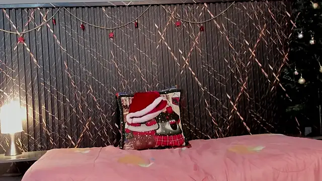 clara_heat's cam snapshot