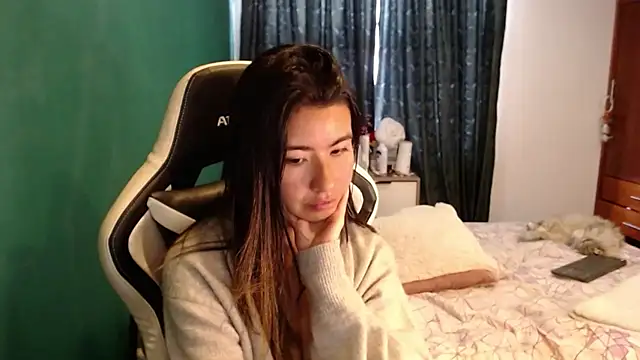 alice_middlee's cam snapshot