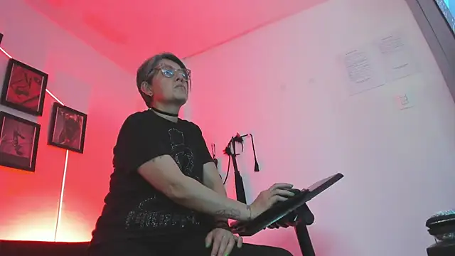 MistressNyx_cg's cam snapshot