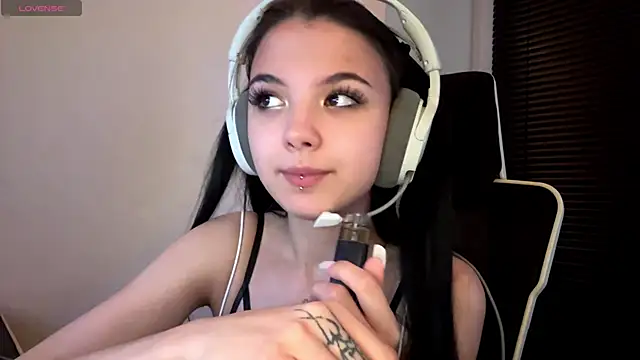 HanaMantanaDell live sex cam