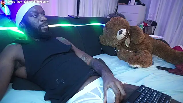 MacTroy live sex cam