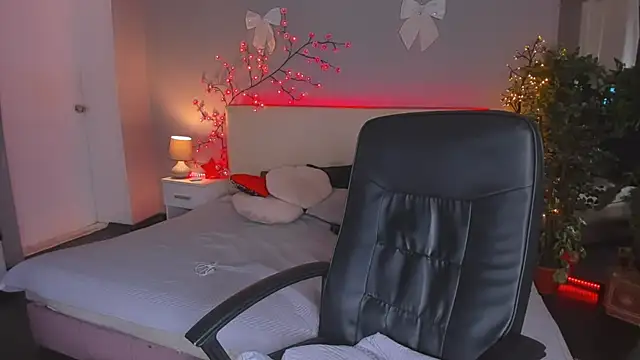 MonaSteele's cam snapshot