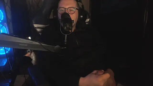 chicostick413's cam snapshot