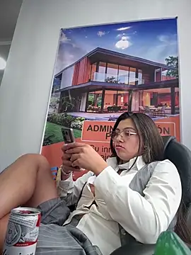 LIZ-06_'s cam snapshot