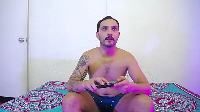 _joanne_and_oliver_'s cam snapshot