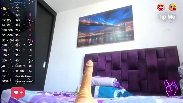 Alicia_Whitee's cam snapshot