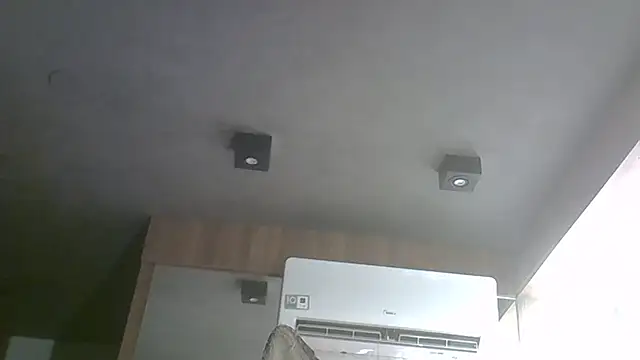 SkinnyKitten live sex cam