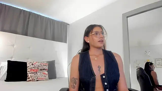 liaa_moretti_'s cam snapshot