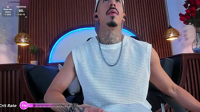 Donovan_Desmond's cam snapshot