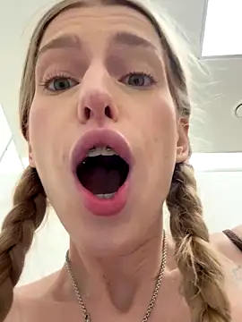 kira_mia's cam snapshot