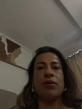 liz_and_thiago's cam snapshot