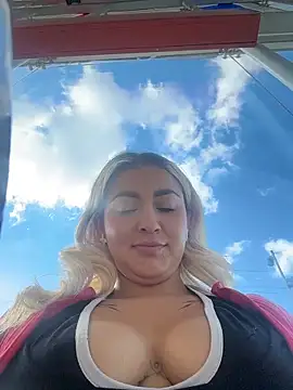 Elina_Hills live sex cam