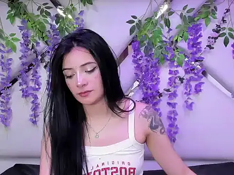 liinzy_rouse69's cam snapshot