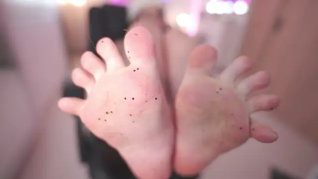 LeahPrada_'s cam snapshot