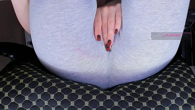 Cameltoe_squirt_inPants's cam snapshot