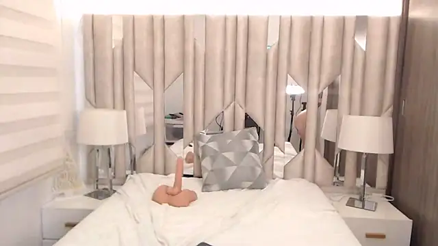 KcristalWhite's cam snapshot