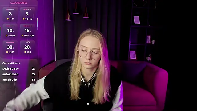 Liana_Ln's cam snapshot